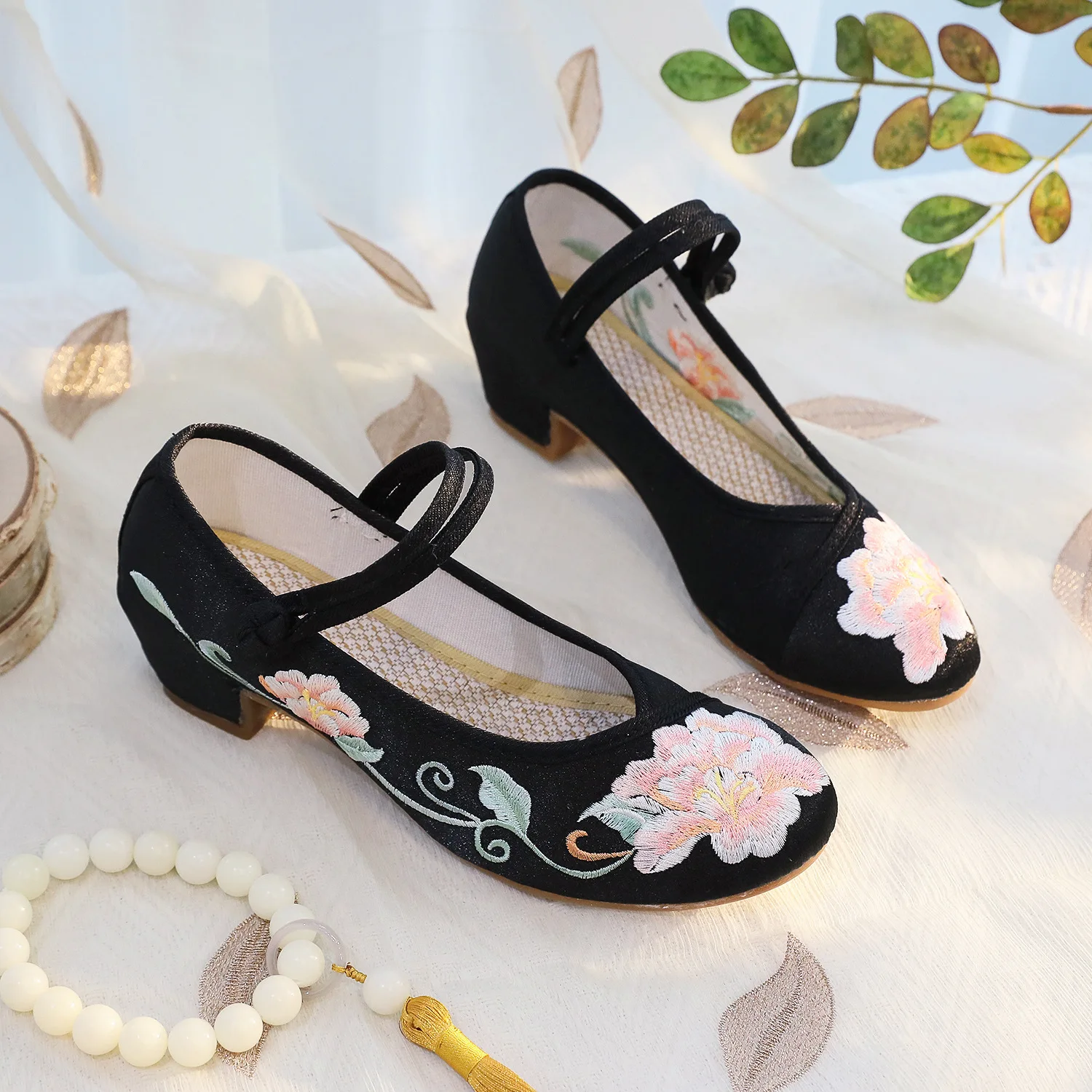 حجم 34-40 كتلة كعب شيونغسام Ha - مراجعة Ethnic Style وسعره