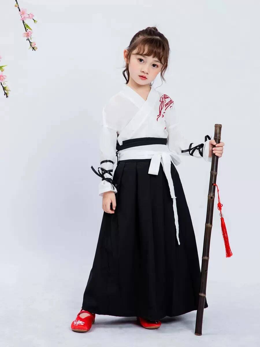 أزياء تقليدية للأطفال على الطر - مراجعة Ethnic Gown وسعره